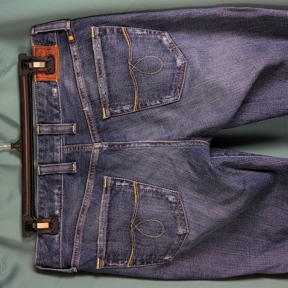 Lucky Brand Jeans. BootCut. Lola Boot. Low-Rise. Mid-Rise. 8/29. Euc - Picture 13 of 14